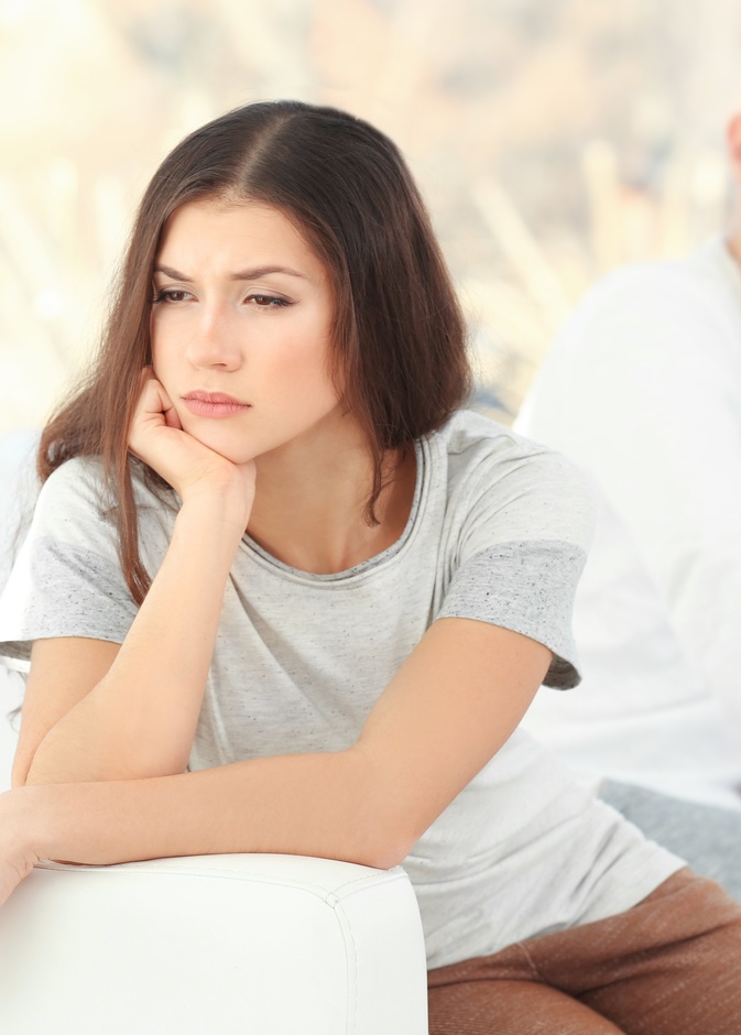 العلاقة الباهتة وانعدام التواصل سبب التباعد بين الزوجين 