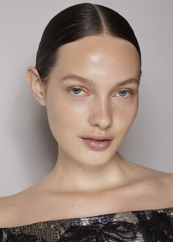 إكتشفي المكون الطبيعي الذي يعمل في تحسين بشرتك ويستحق الشهرة