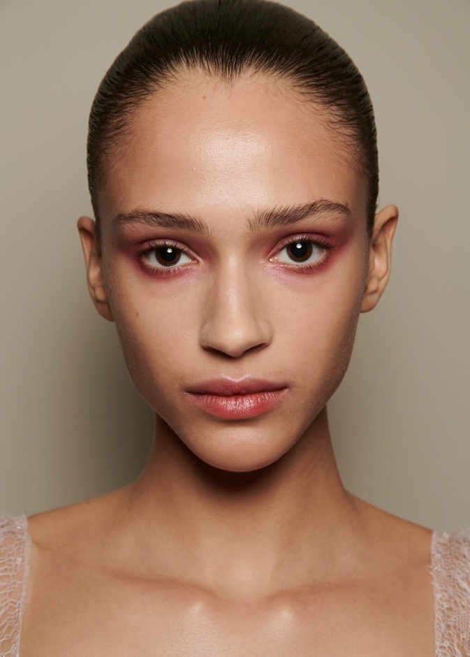 المكياج الزهري المشرق للوقاية من سرطان الثدي