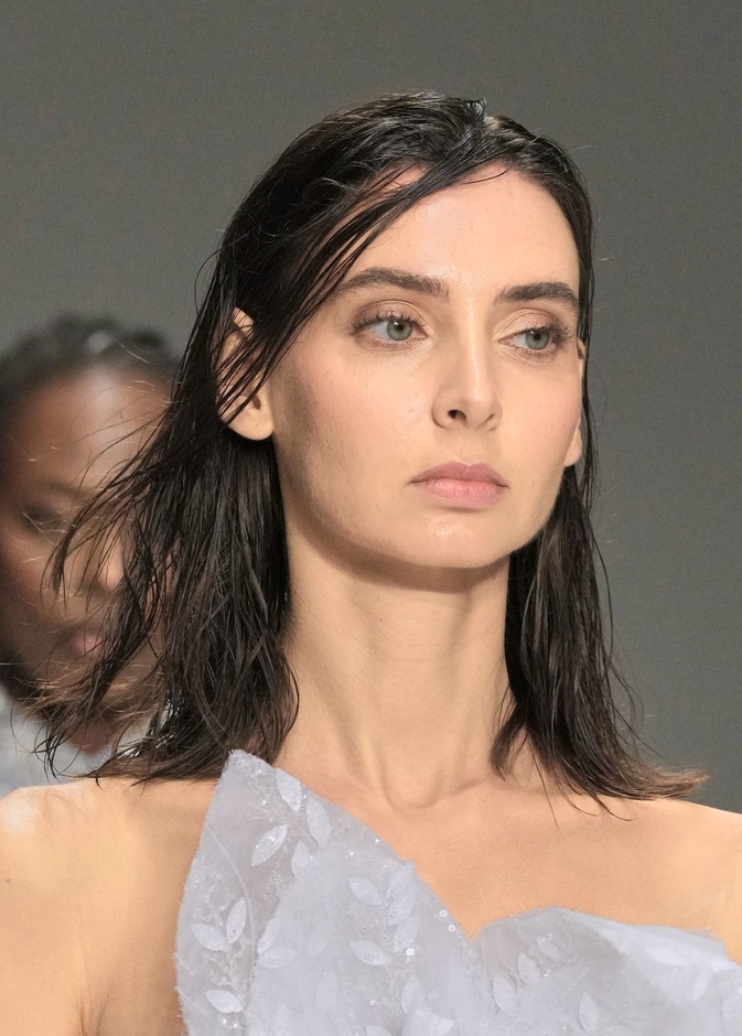 أسرار الحفاظ على رقبة طويلة ومشدودة في سن الخمسين ..إليك الخطوات