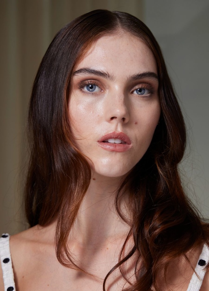 بشرتك أكثر توهجا في الخريف مع تقشير الجلد بدون جراحة