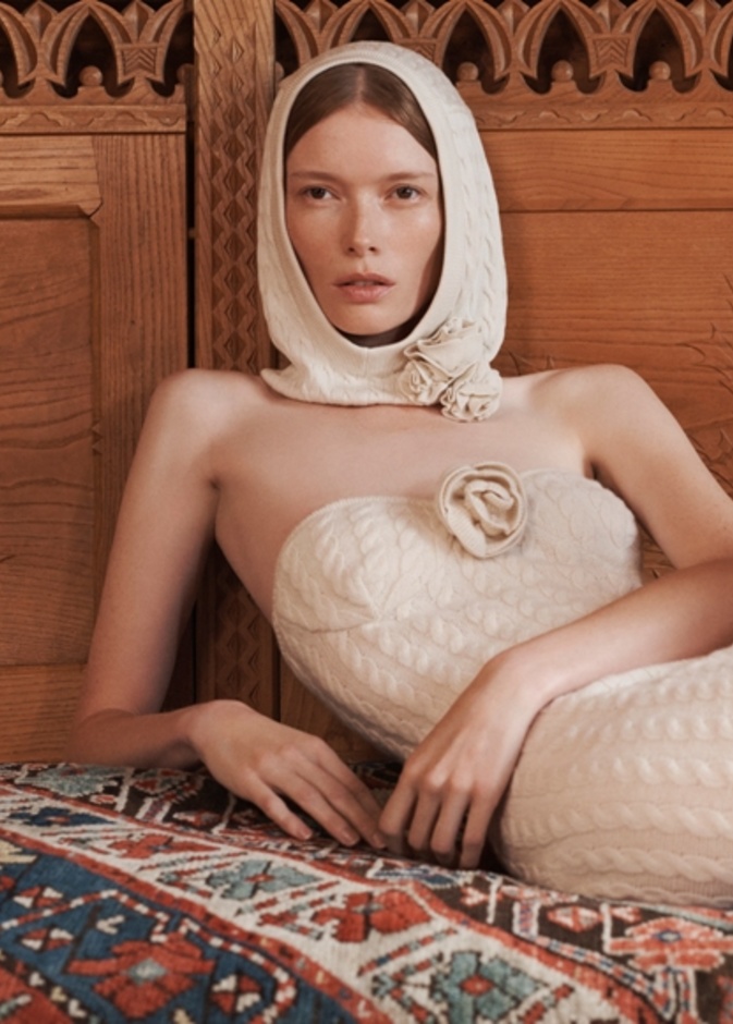 إطلالات بقصات منحوتة من Magda Butrym تجودنها على Mytheresa 