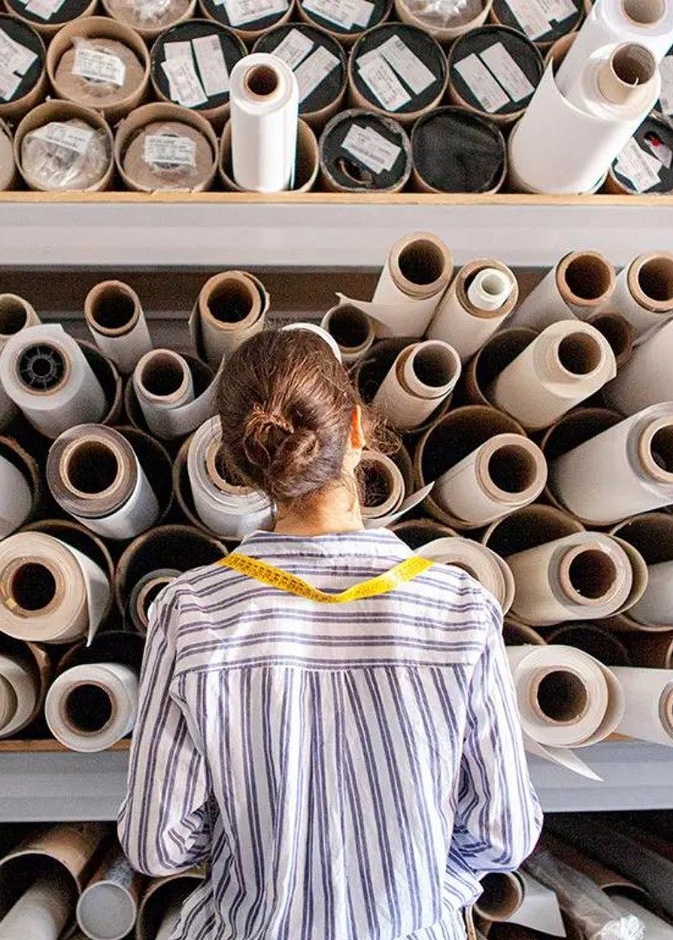 هل تستطيع التكنولوجيا بناء سوق أفضل لأقمشة الموضة غير المستخدمة؟