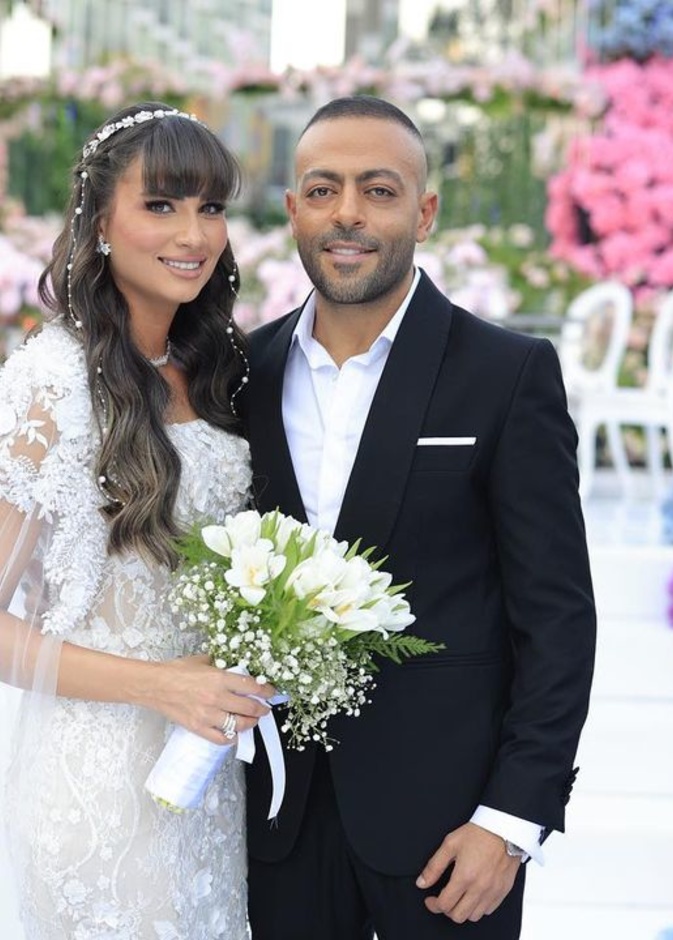 تامر عاشور وزوجته