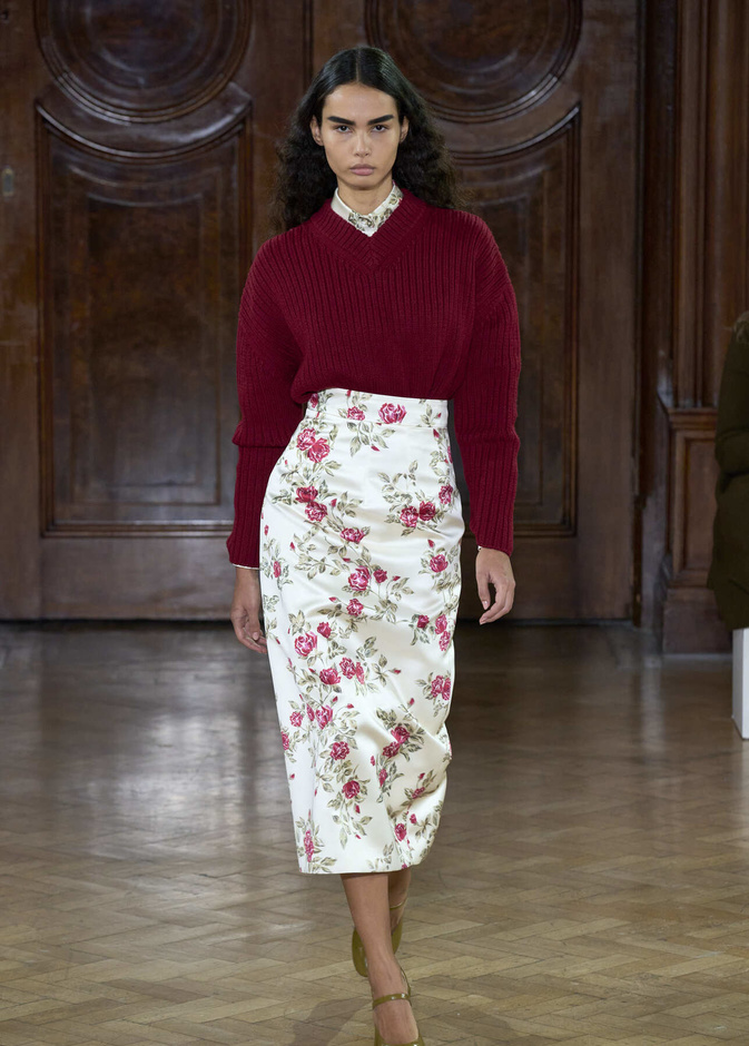 الورود تندثر على التنانير الضيقة