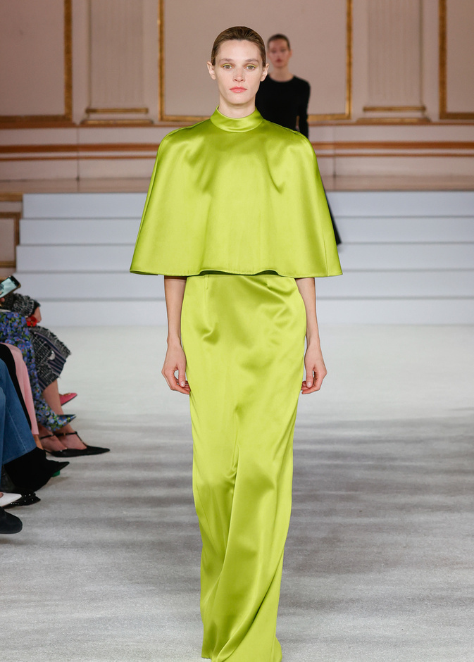 جاكيتات قصيرة بأسلوب الكاب