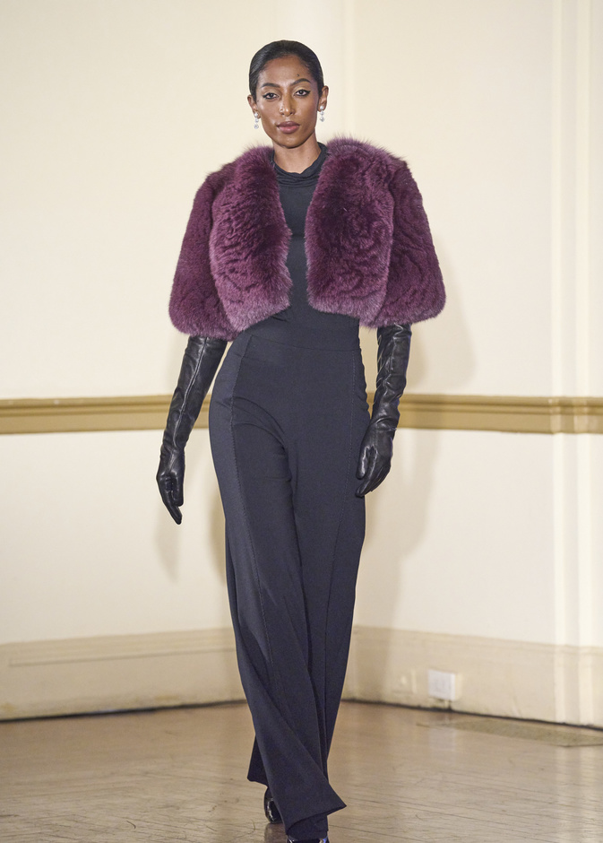 جاكيتات الفرو القصيرة لاطلالاتك اليومية