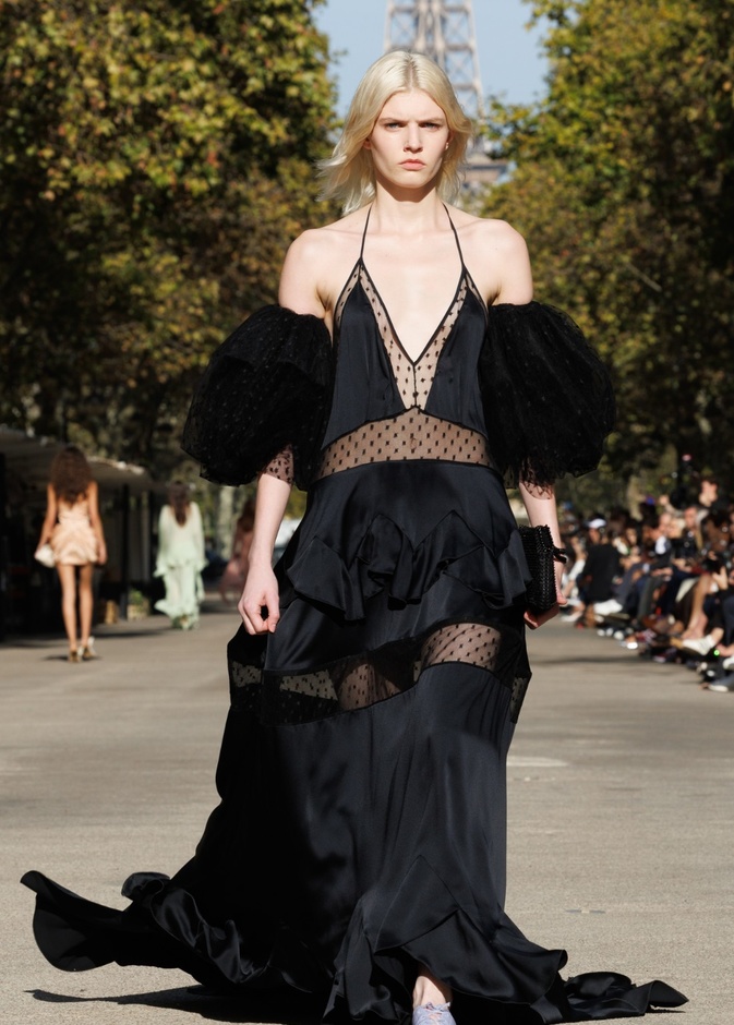 مجموعة STELLA MCCARTNEY لربيع وصيف 2024