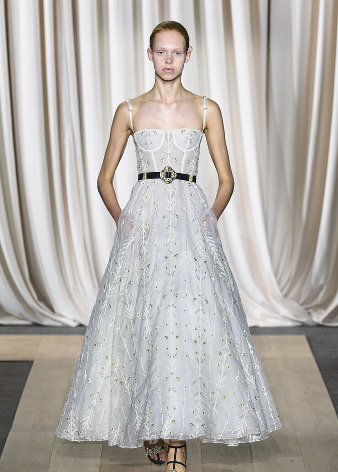 مجموعة Giambattista Valli لصيف 2024