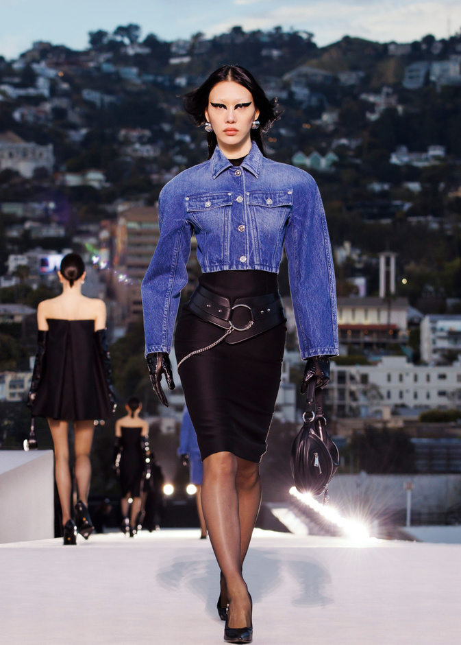 موضة جاكيتات الجينز الكاجوال والرياضية