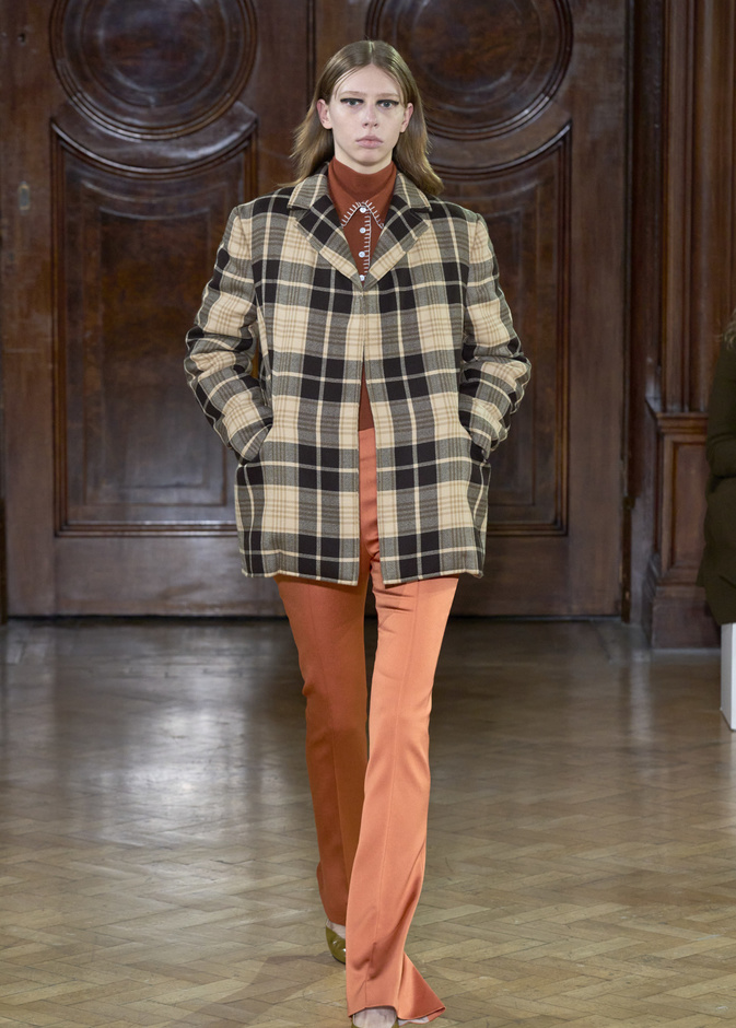 موضة جاكيتات الكارو قصات تجمع بين الأناقة والكلاسيكية