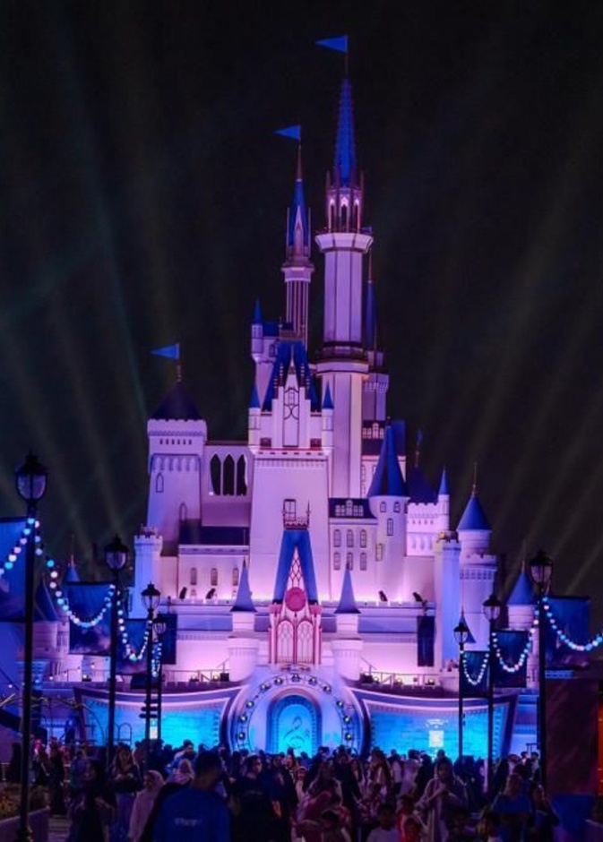 أجواء-عالمية-في-قلعة-ديزني