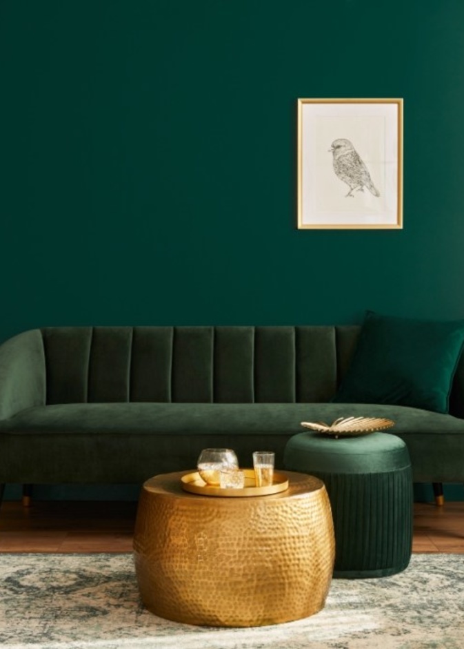 لإضفاء طابع فخم مميز وجذاب.. 6 طرق لتزيين المنزل بألوان الجواهر