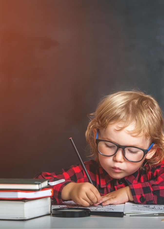 أبرزها وقايته من القلق والتوتر .. فوائد تعليم الطفل تنظيم الوقت بين المدرسة والحياة الاجتماعية