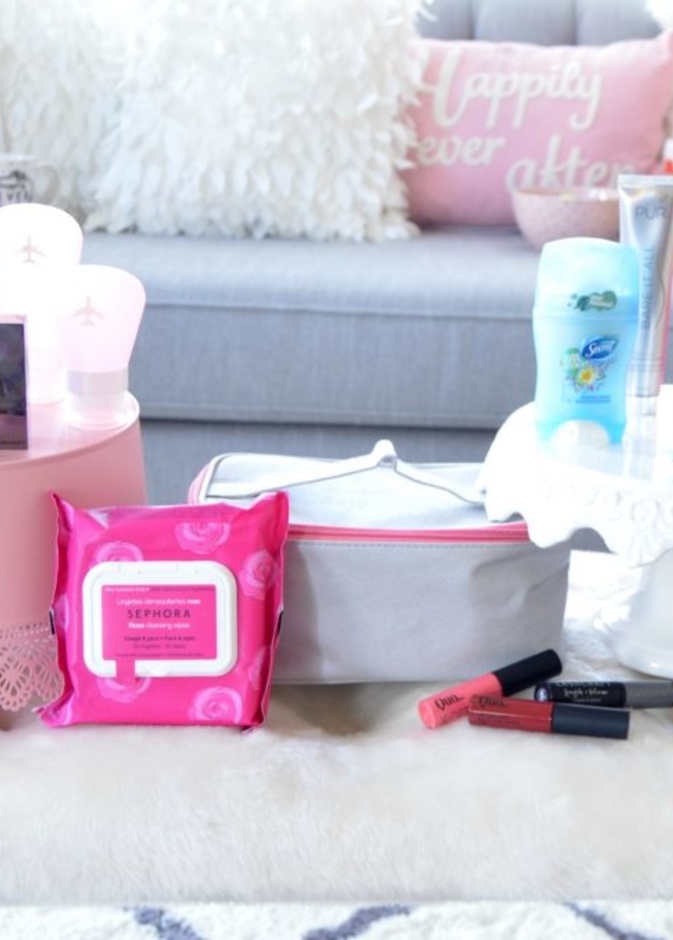 اصطحبي معك أهم مستلزمات العناية الشخصية ومنتجات التجميل في السفر