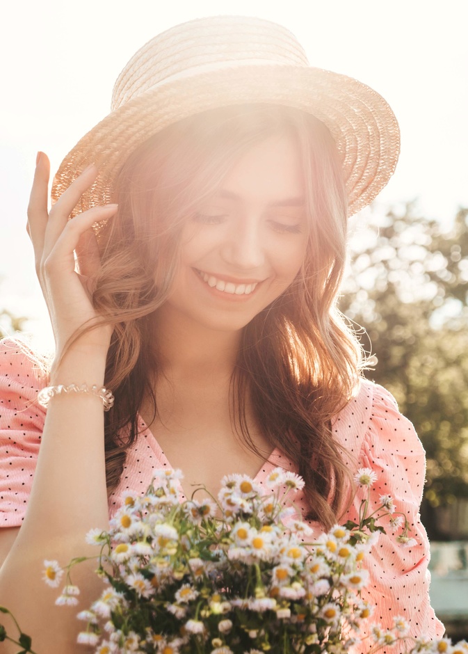 الأنوثة تلفت الأنظار وتظهرك في أبهى صورة وقوة الشخصية تبهر العقول وتجعل الرجال ينحون لك احتراماً