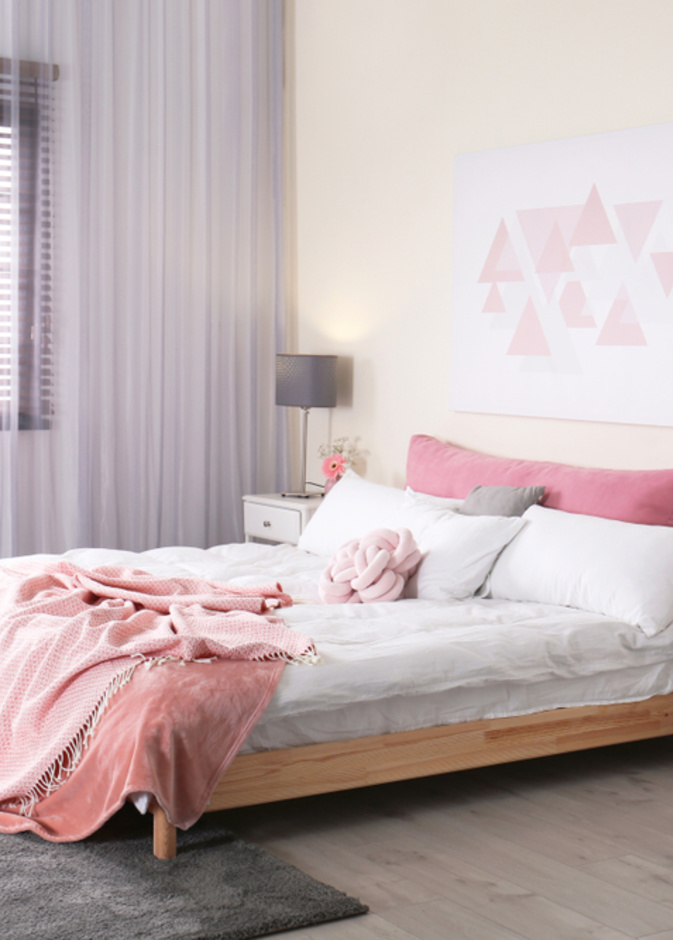 كيفية جعل غرفة نوم الضيوف تبدو أكثر فخامة وتكلفة بـ9 طرق