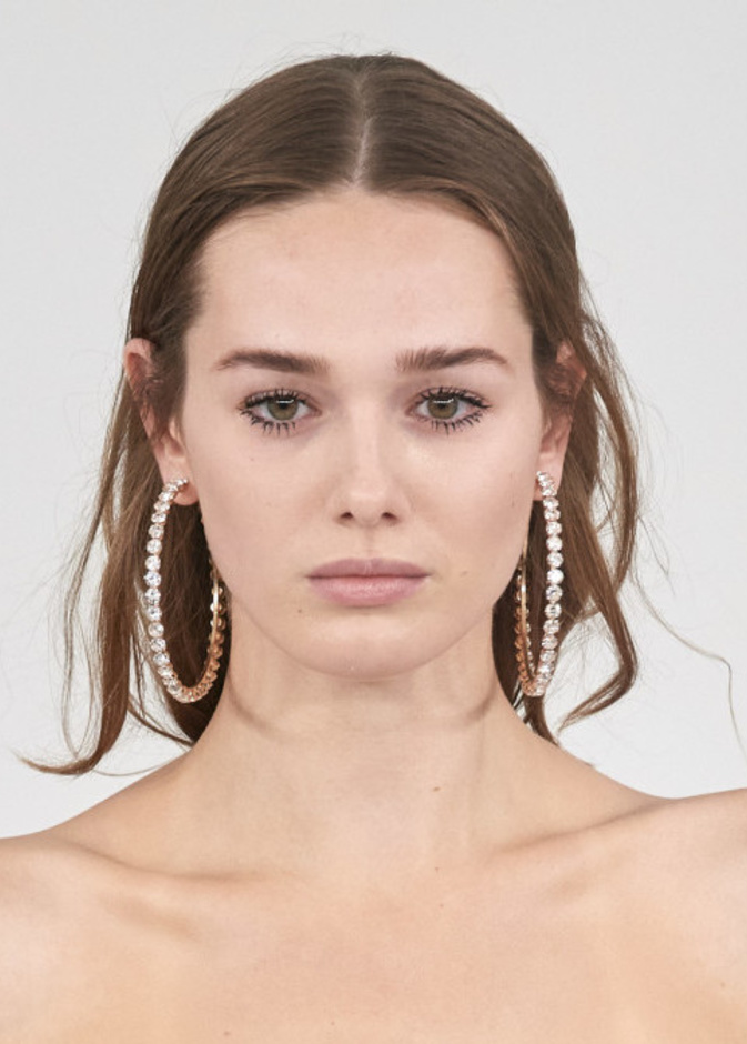 ما مدى فعالية تقنية الليزر لتحسين ملمس ومرونة البشرة