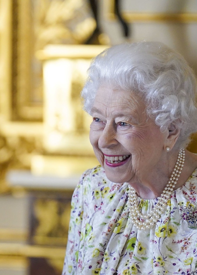 دفنت فيها الملكة إليزابيث الثانية Queen Elizabeth II بجانب والديها