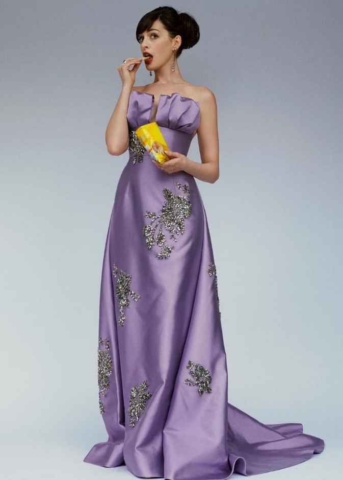 النجمة آن هاثاواي أيقونة الرشاقة... إليكِ أسرار قوامها المثالي، وأبرز النجمات العالميات اللاتي ي