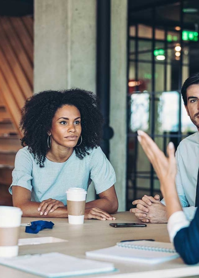 هذه أهم السلوكيات الاحترافية وغير الاحترافية في بيئة العمل