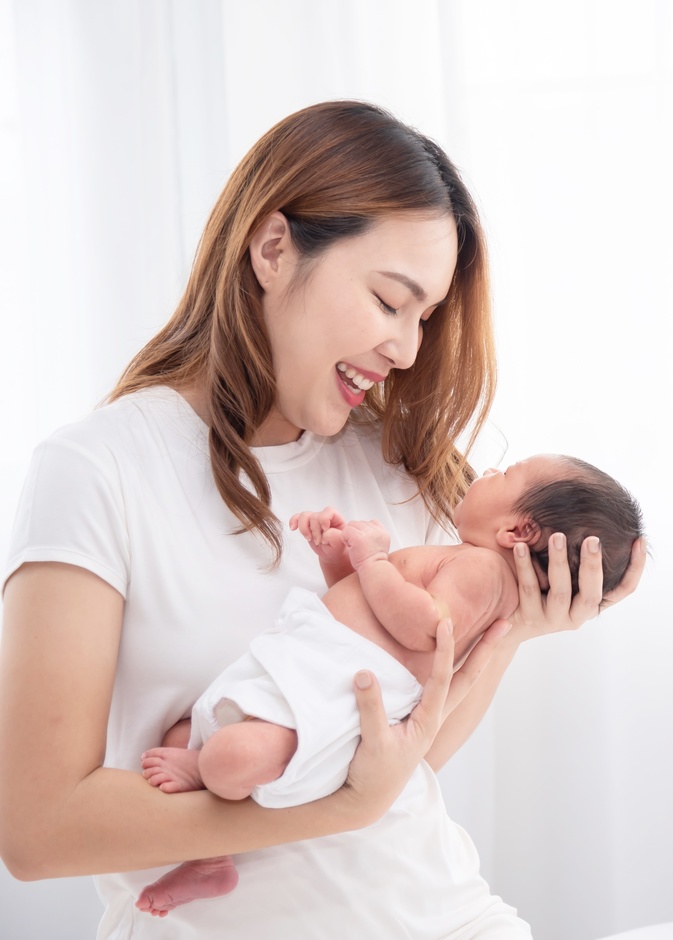 يجب التفاعل مع الطفل الخديح بعد الولادة بشكل دائم لكي لأن ذلك يساعم في تعزيز صحته