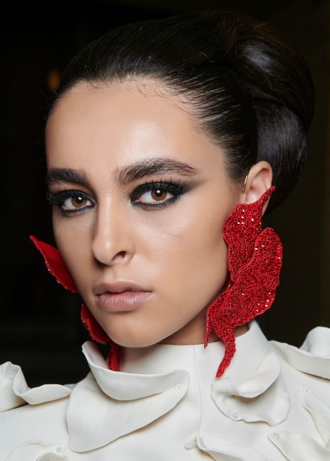 مكياج العيون المثالي في الحفلات بعد الثلاثين.. صيحات وظلال لا تزول