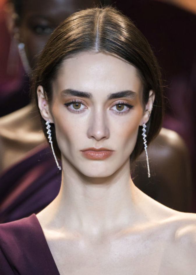 دليلك حول أنواع اكستنشن الرموش وطرق تركيبها حسب شكل عينيك