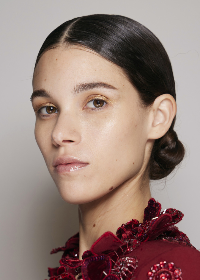 تقنيات تجميلية لتجديد البشرة المتعبة والمترهلة