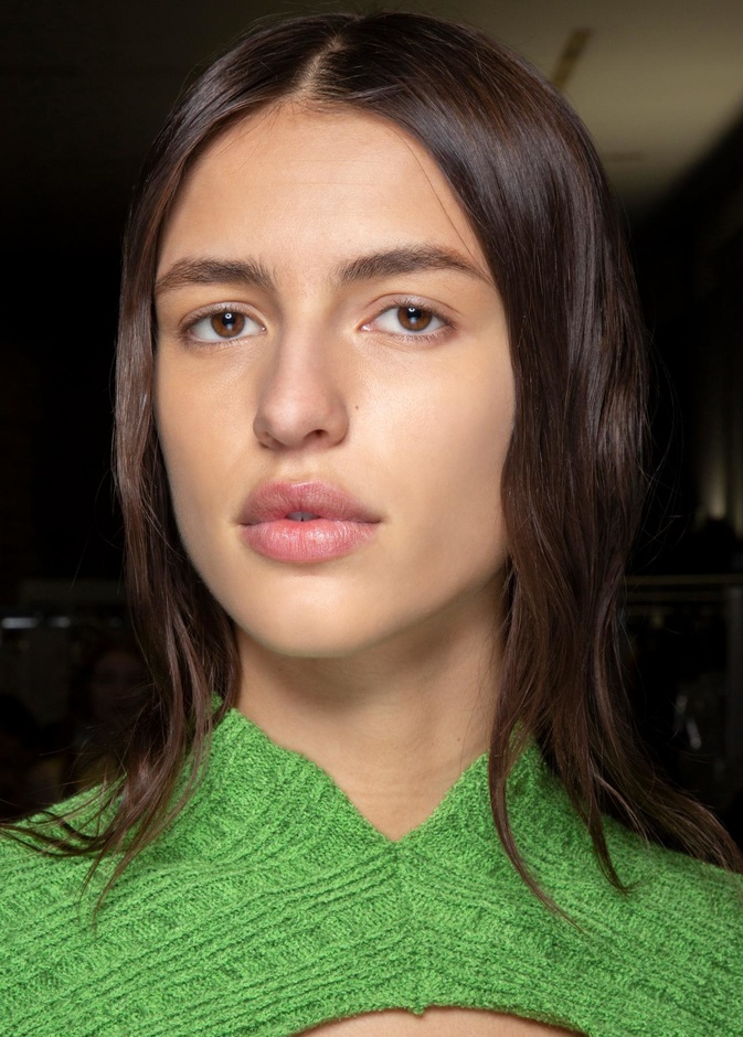 دور النباتات والزراعة المستدامة في صناعة مستحضرات التجميل