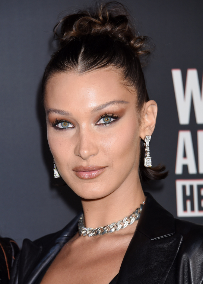 على غرار بيلا حديد..إليك كيفية الحصول على مظهر عيون الثعلب المشدودة 