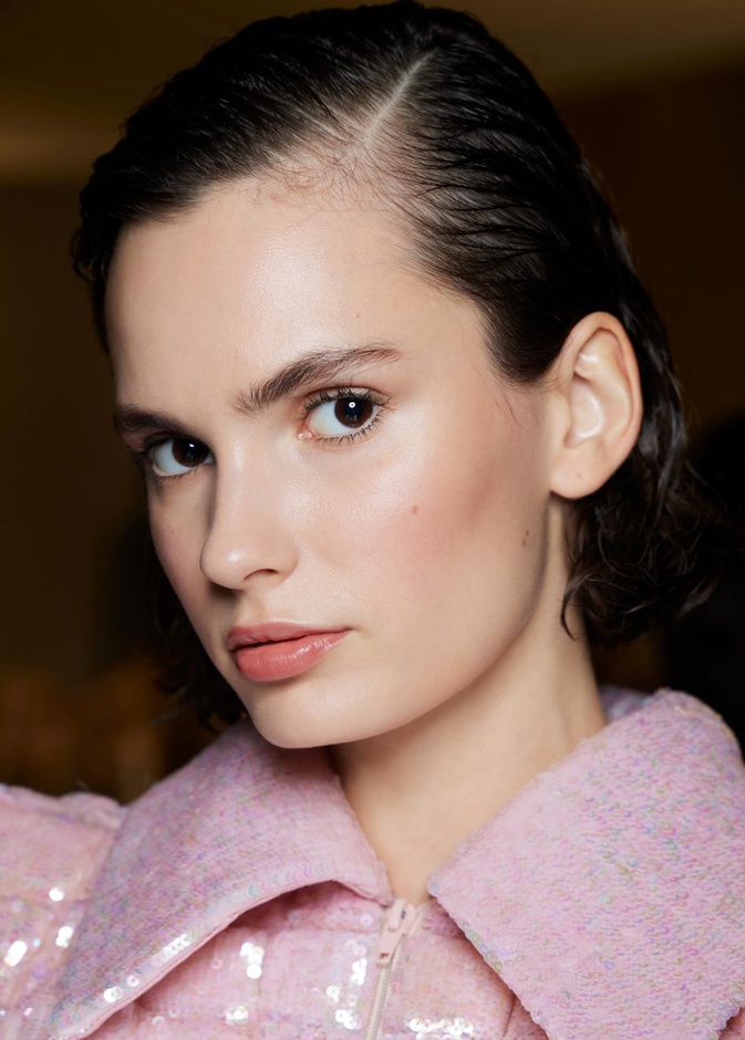 هل تجاعيد عيونك تزعجك وتودين تخفيفها قبل نهاية العام؟