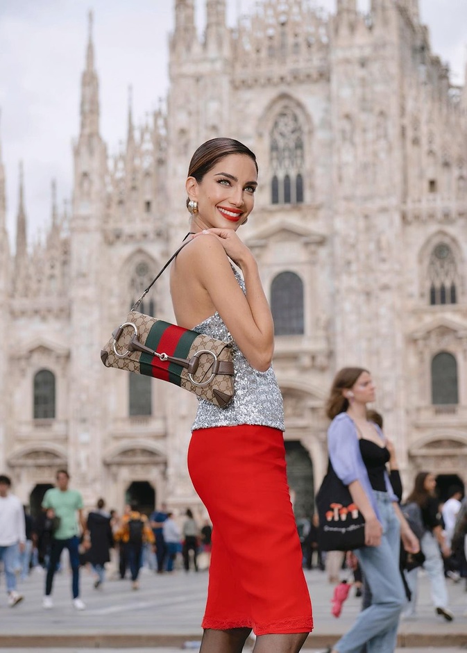 جيسيكا قهواتي بإطلالة لافتة من gucci