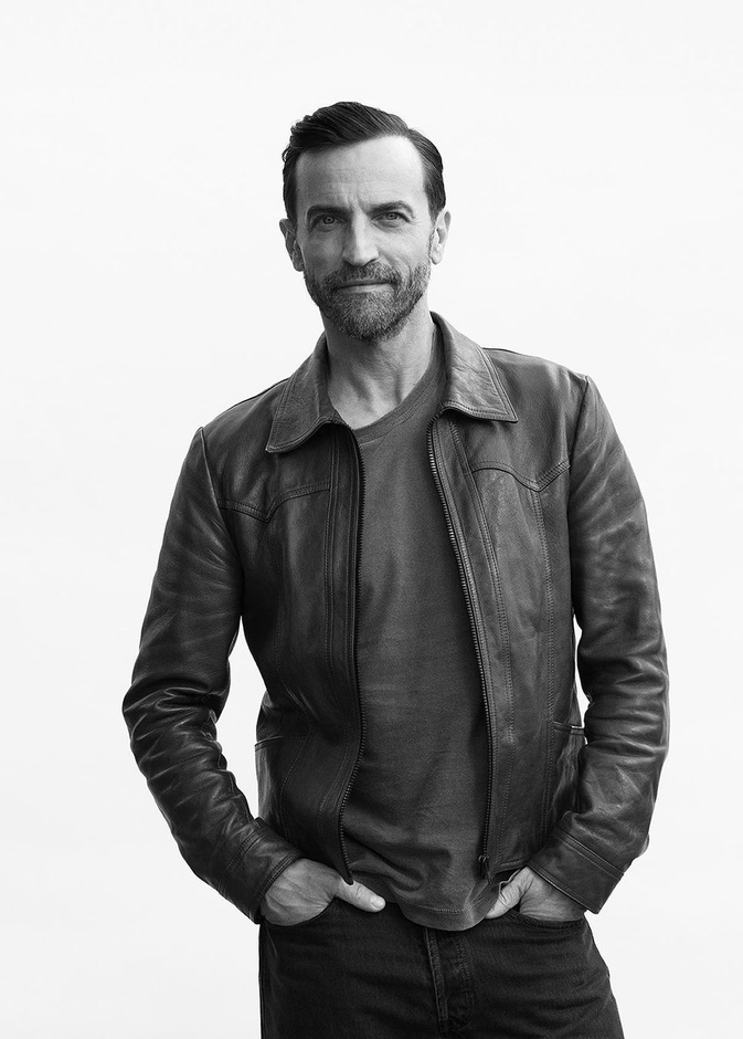 Nicolas Ghesquière يواصل كتابة قصة لويس فويتون... الدار الفرنسية تجدد عقده وتشيد بإبداعه