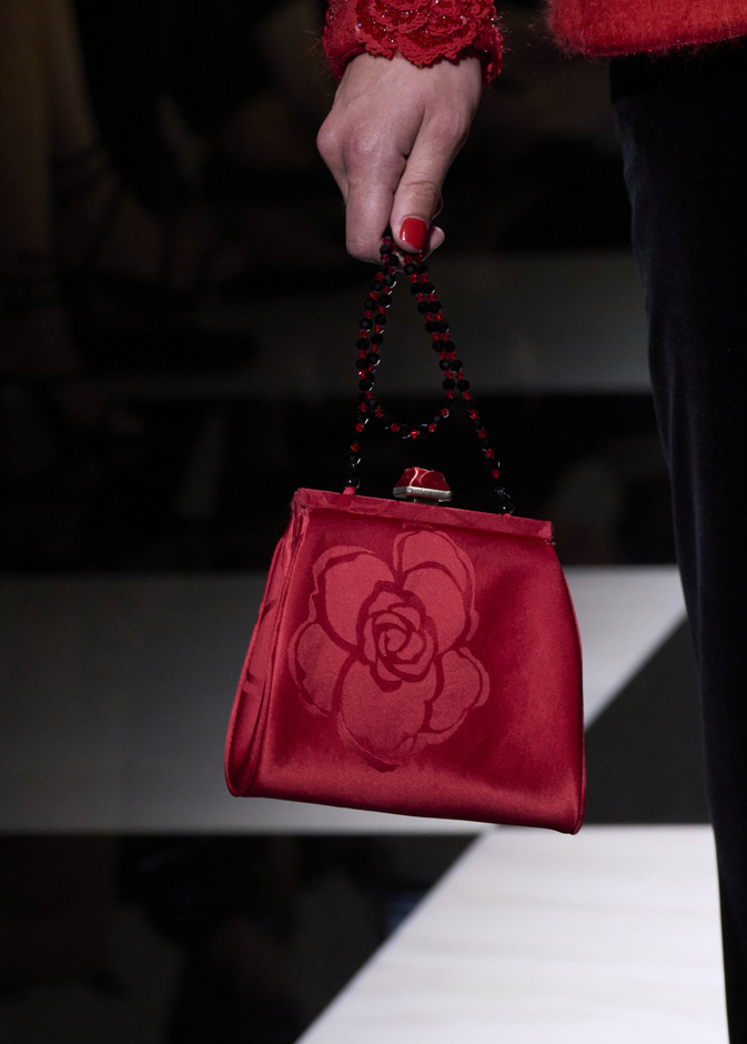 موضة الأكسسوارات الحمراء والخضراء إحتفالاً بعيد الإتحاد