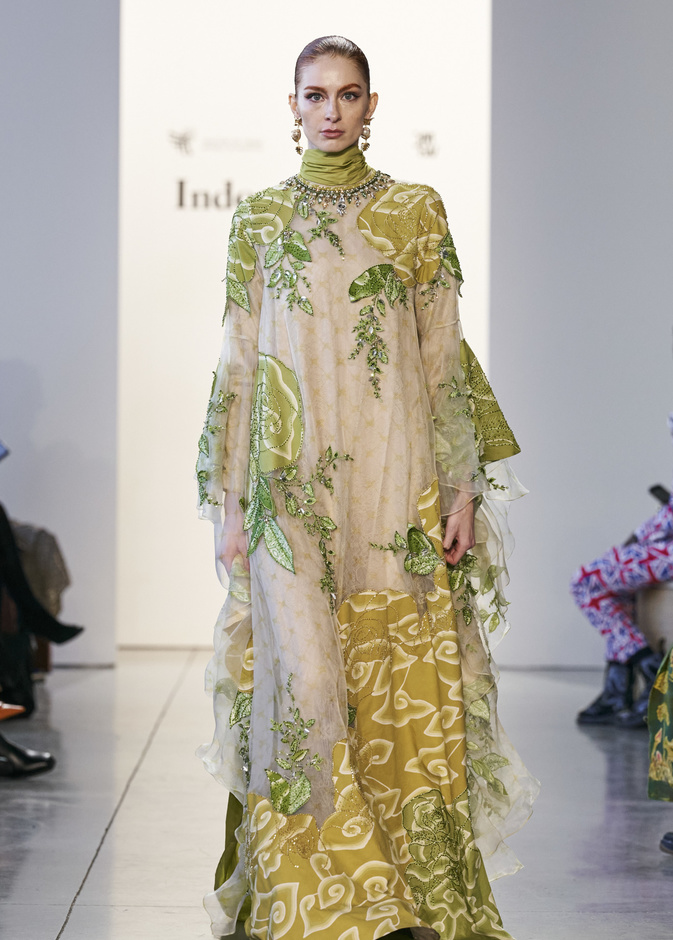 موضة الفساتين الفضفاضة تحدث ثورة في عيد الإتحاد