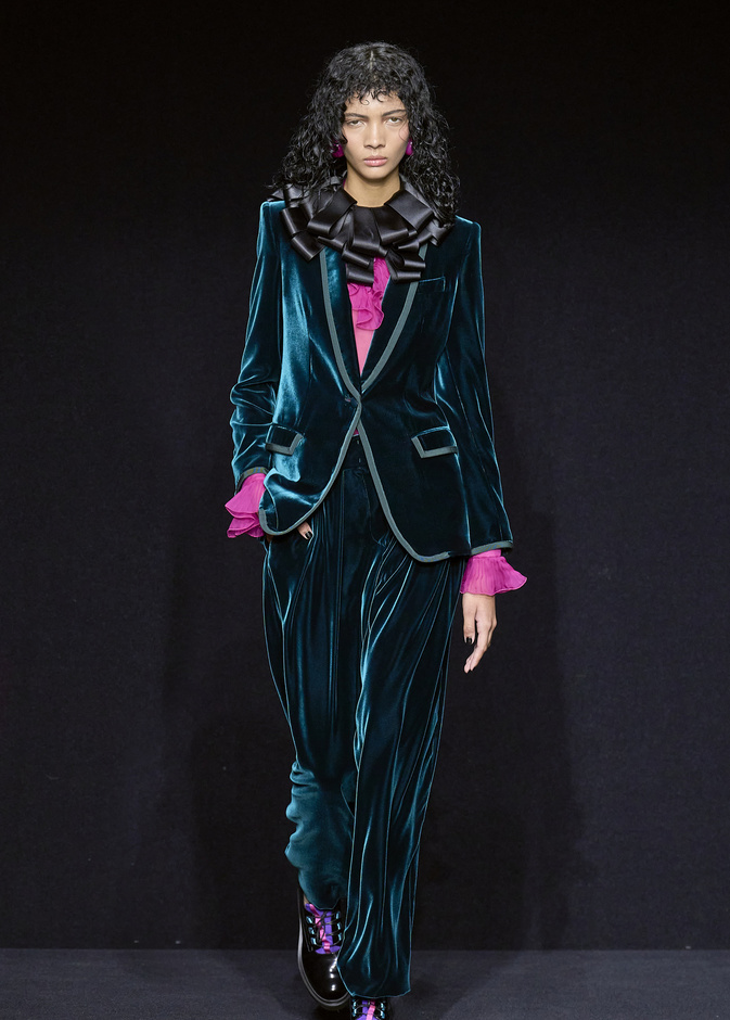 البدلات الزيتية تتصدّر صيحات الموضة في الخريف