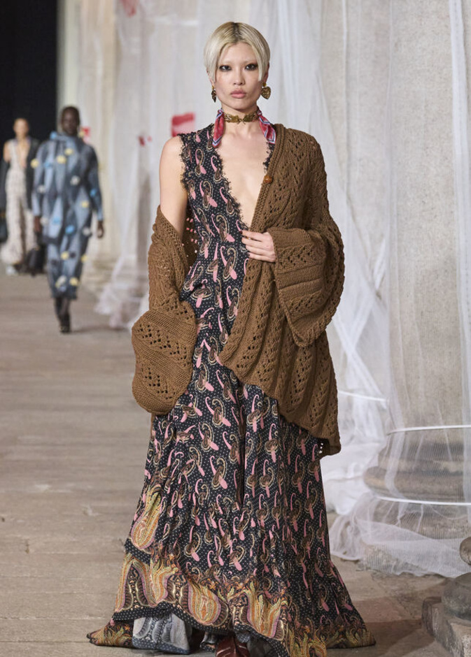 إطلالة من Etro