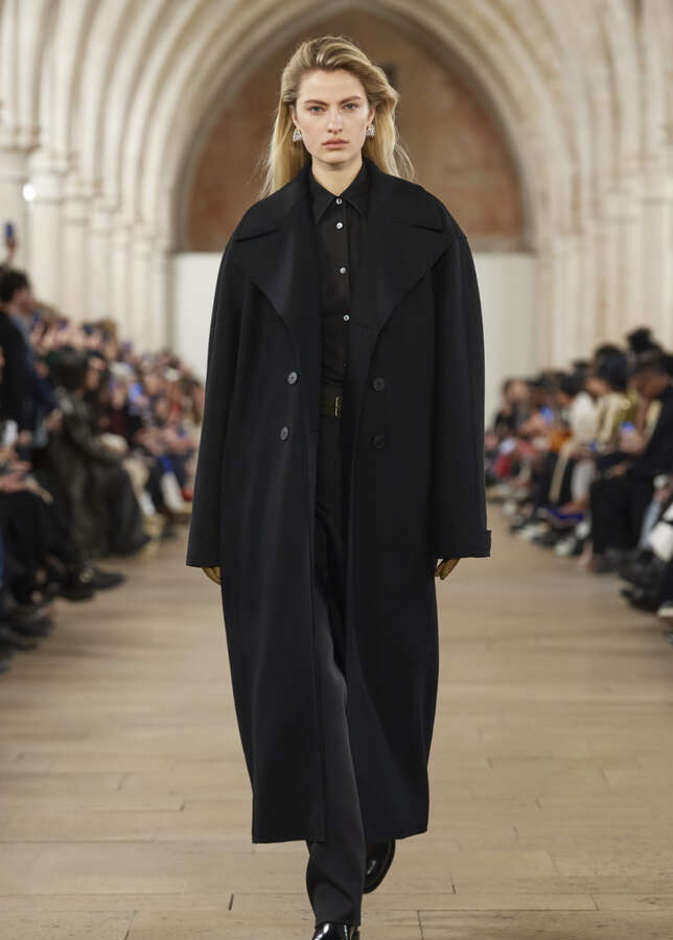 في إطلالاتك اليومية للموسم القادم إختاري تصاميم مريحة وعملية.. بعض من الأمثلة في الصور