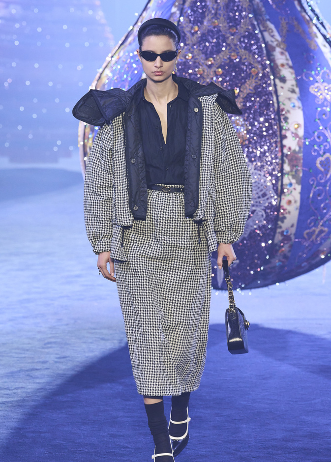 كوني أول من يختار هذه الصيحة..نقشات المربعات تغزو ملابس خريف 2023