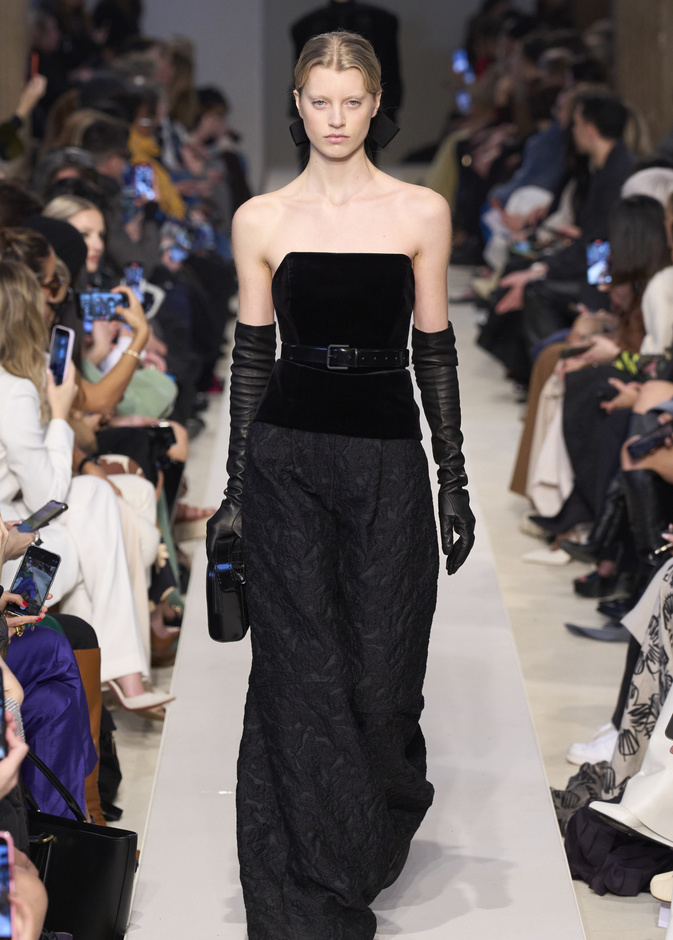 من عام 1000 قبل الميلاد وإلى اليوم.. القفازات تؤدي دورها الوظيفي والجمالي