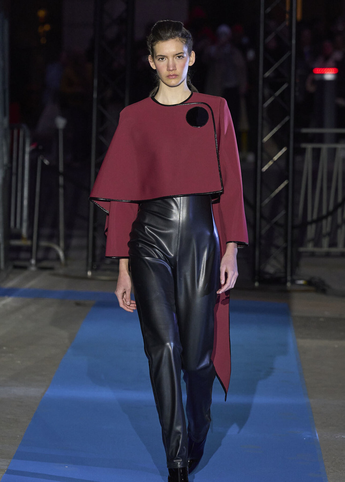 كيفية تنسيق الملابس للمناسبات الشتوية الخاصة