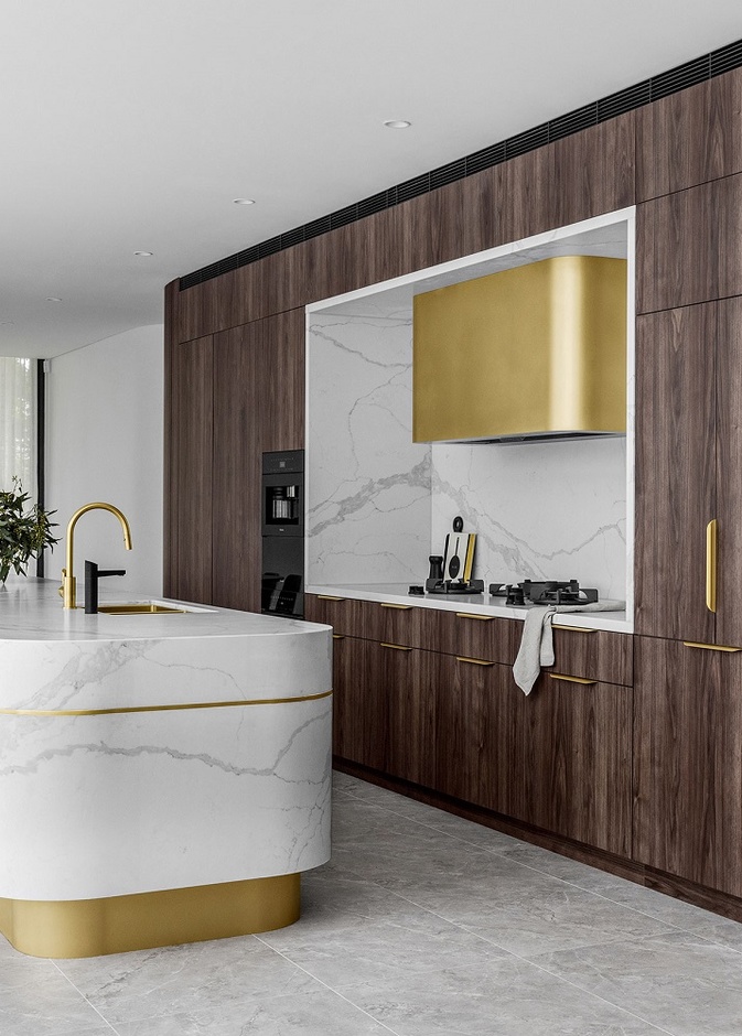 من جزر المطبخ الحجرية إلى اللهجات النحاسية.. 8 اتجاهات رائجة لمطابخ 2024