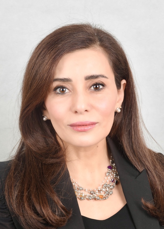  سڤانا البدري محررة الجمال في مجلة "هي"