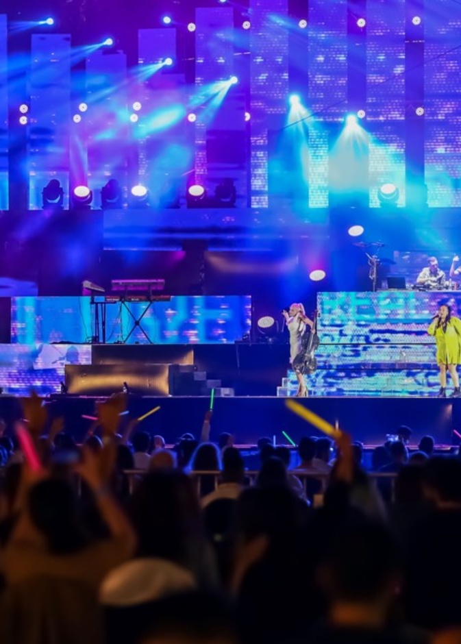 مهرجان دبي للتسوق يحتفل بالعام الجديد.. حفلات حية لنجوم الموسيقي العالمية