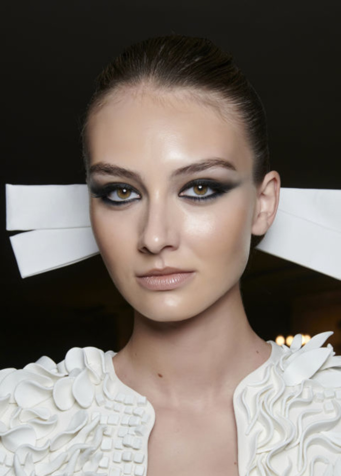 في عيد الاتحاد الـ52... إليكِ أسرار لا تندّثر عن جمال المرأة الإماراتية