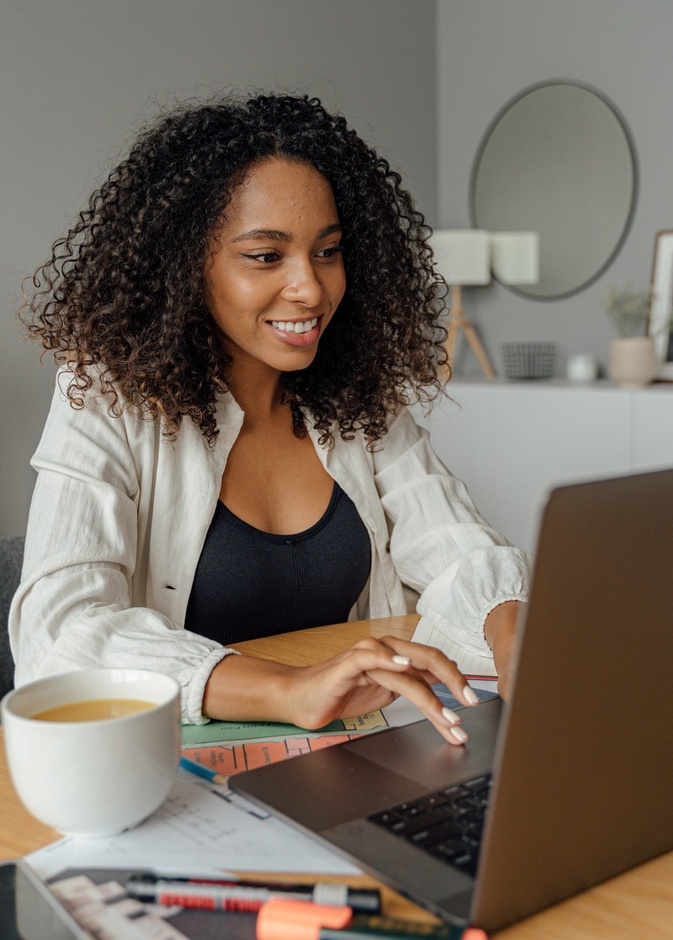 كيف تستغلين وقت ذهابك إلى العمل في تطوير الذات؟