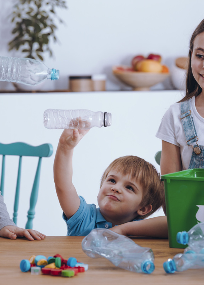 كيفية صنع ألعاب الأطفال باستخدام المواد المعاد تدويرها.. 17 فكرة