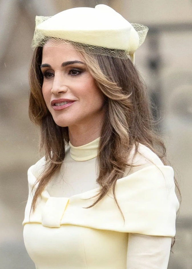اطلالة الملكة رانيا بجمال داكن- الصورة من صفحة hm.queenrania