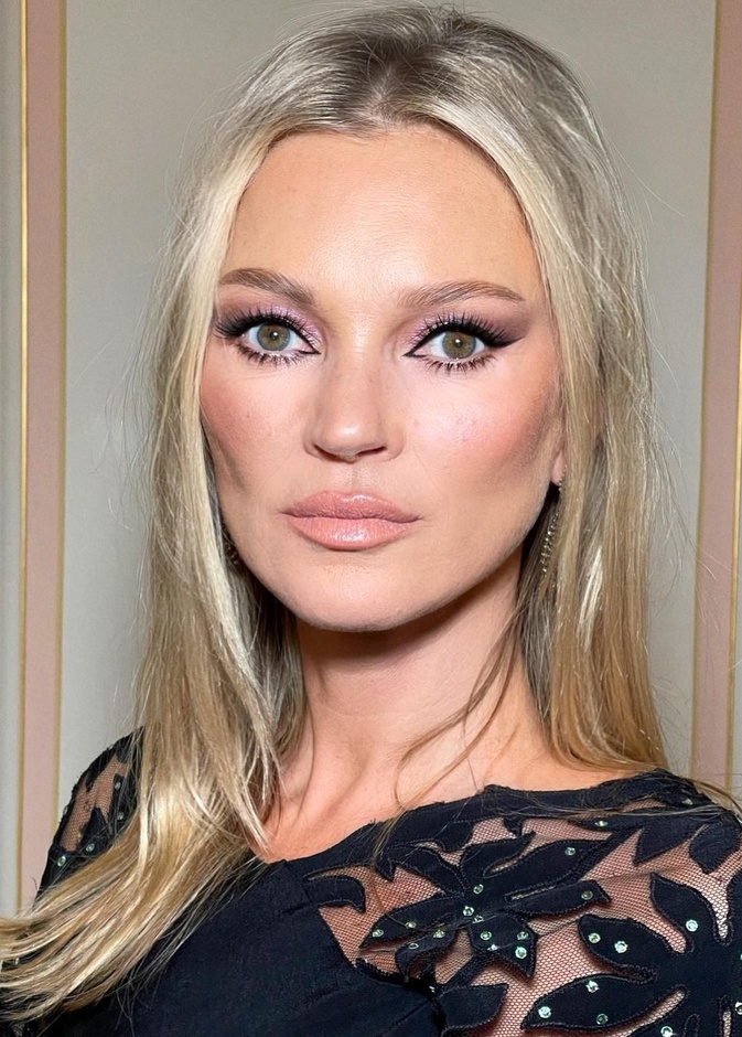 مكياج وتسريحات شعر النجمات في  في حفل The Fashion Awards 2023
